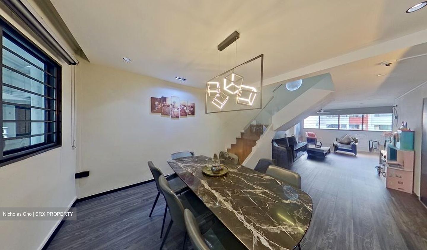 Blk 556 Jurong West Street 42 (Jurong West), HDB Executive #497643171